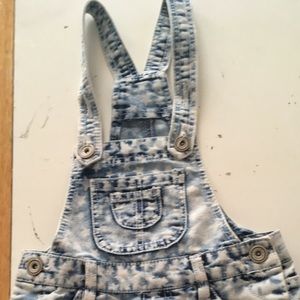 Bleached star patterned overalls